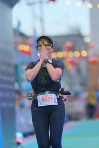 BIB: 5575, 
                            <button type="button" onclick="openModal(21766599)" class="btn btn-primary btn-sm float-right btn-popup" data-toggle="modal" data-target=".modal-high-quality">
                        <i class="fas fa-shopping-cart"></i> Add to Cart
                    </button>
                                            <button type="button" onclick="isThisMe(21766599, true)" class="btn btn-success btn-sm float-right btn-popup btn-isme hidden" data-toggle="tooltip" data-placement="bottom" title="นี่คือรูปของคุณใช่ไหม คลิกที่นี่เพื่อเอาเข้าอัลบั้ม">
                        <i class="fas fa-plus"></i> Add to album
                    </button>
                    <button type="button" onclick="isThisMe(21766599, false)" class="btn btn-warning btn-sm float-right btn-popup btn-isnotme hidden">
                        <i class="fas fa-ban"></i> Remove from album
                    </button>